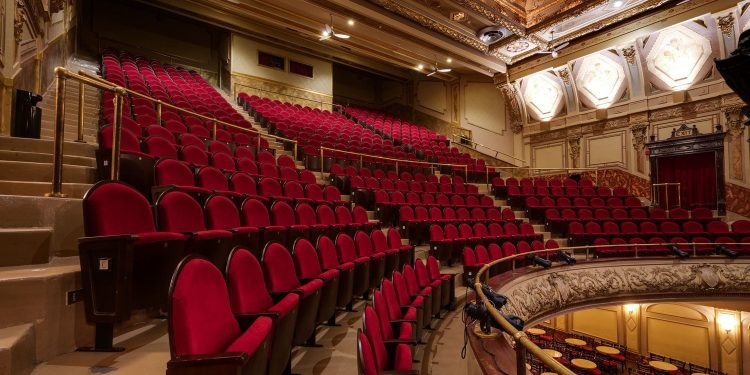 Tidiane World Music frappe fort au 15e anniversaire du Festiraam de Montréal : Une Édition Spéciale Guinée mémorable