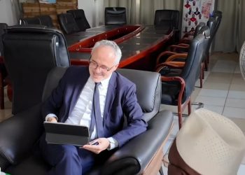 Visite de l’Ambassadeur de France à l’Université Kofi Annan de Guinée : un pas vers le renforcement des liens académiques