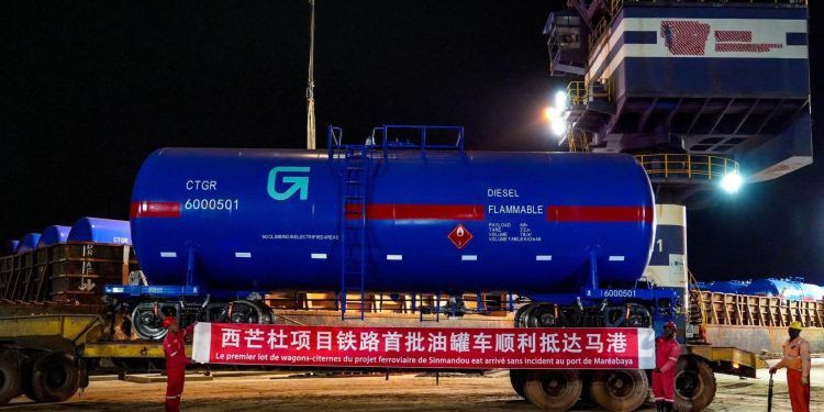 Simandou : Les premiers wagons-citernes arrivent au port de Morébaya