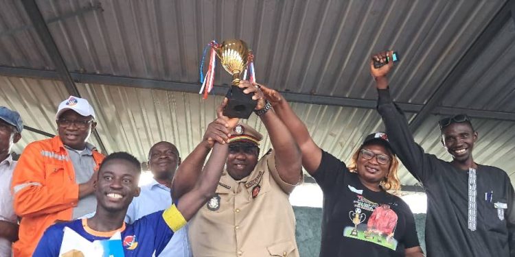Boké célèbre l’unité à travers le football : Dakonta remporte la 5e Coupe communautaire SMB-Winning