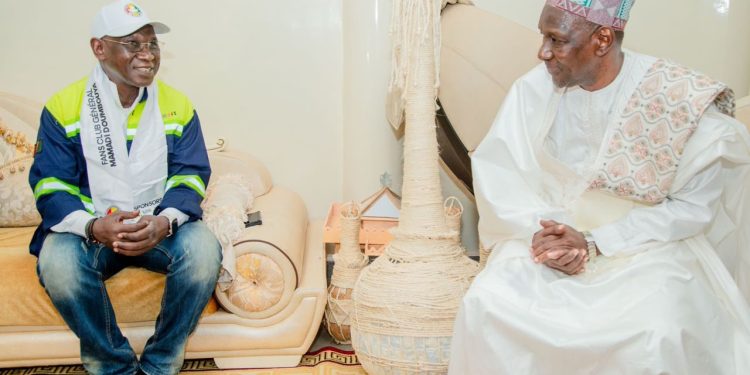 Labé : Ahmed Kanté rend visite au grand imam Elhadj Badrou Bah pour solliciter bénédictions et prières