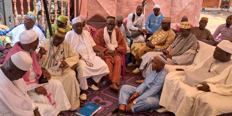 Boké-Religion: La Communauté Landouma prie pour un retour paisible à l’ordre Constitutionnel Sous la présidence d’honneur du Ministre directeur de Cabinet de la Primature, El Hadj Mohamed Lamine Sy Savané, le Bureau