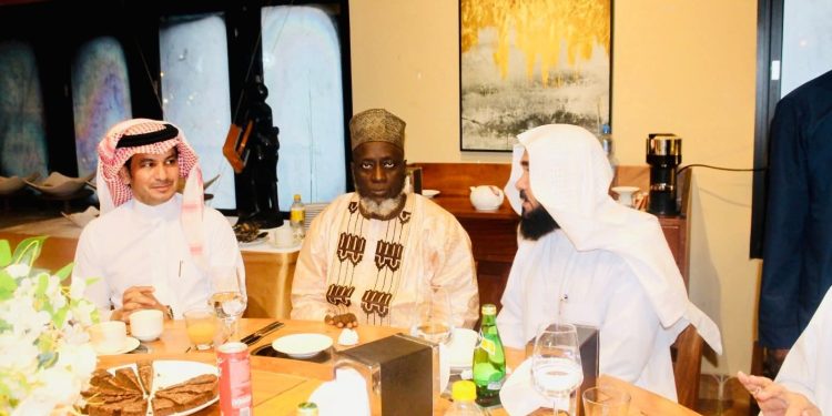 L’Ambassadeur d’Arabie Saoudite organise un dîner en l’honneur d’une délégation du Ministère des Affaires Islamiques