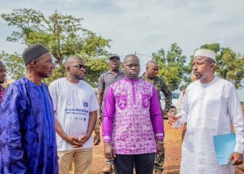 Boké-Vote référendaire: Le Secrétaire général du Ministère de l’Enseignement Supérieur, Dr Facinet Conté vote à Correrah 