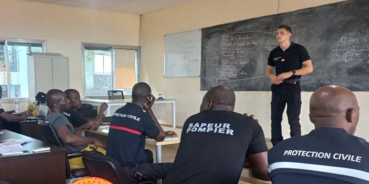 Coopération franco-guinéenne : une première formation de chefs de centres d’incendie et de secours à Conakry