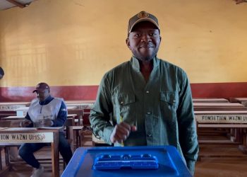 Élection présidentielle 2025 : Mohamed Lamine Sy Savané accomplit son devoir citoyen à Boké