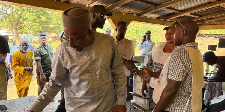Présidentielle : Mohamed Lamine Sy Savané supervise le déroulement du scrutin à Boké