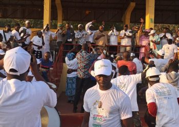 Résultats provisoires de la présidentielle: La population de Boké célèbre cet après-midi la victoire du candidat Mamadi Doumbouya au scrutin présidentiel du 28 décembre.