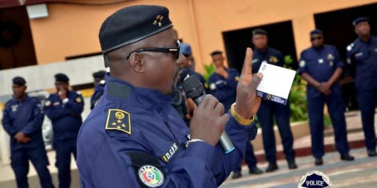 TRADITIONNEL RASSEMBLEMENT À COLÉAH : LE GÉNÉRAL DJÉNABA SORY CAMARA, LE « LION » DE LA POLICE NATIONALE, SALUE L’ENGAGEMENT EXEMPLAIRE DE LA TROUPE