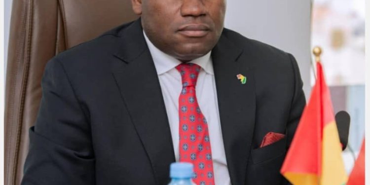 MINISTRE ISMAËL NABÉ : L’HOMME QUI CONNECTE LA GUINÉE AUX PUISSANCES FINANCIÈRES DU MONDE