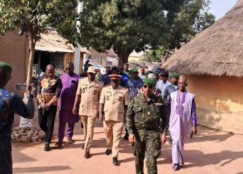 Koundara: Le gouverneur Aboubacar Diakité en tournée de prise de contact dans la préfecture