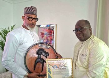 Mining and Green Awards 2025 : Moussa Condé (UMS) sacré Meilleur responsable des relations publiques