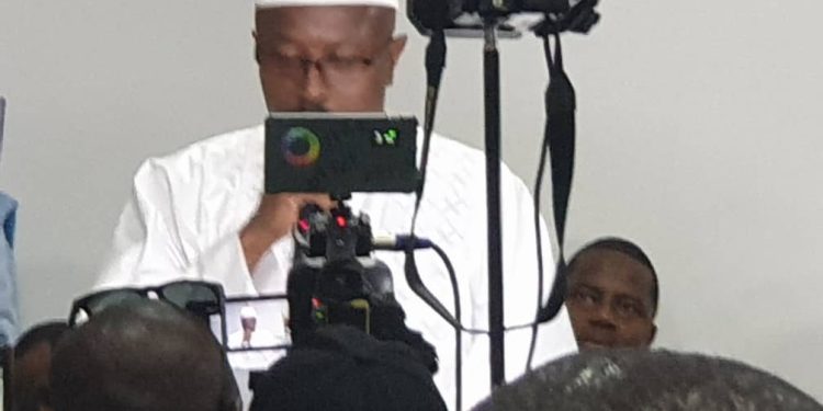 LONAGUI : un enseignant-chercheur empoche 100 millions de francs guinéens