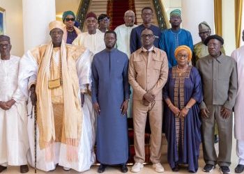 Sénégal : le Président Bassirou Diomaye Faye échange avec les Ambassadeurs de la paix
