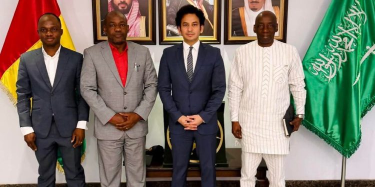 Coopération bilatérale : l’Ambassadeur d’Arabie Saoudite reçoit le Directeur général de la Société Nationale des Pétroles de Guinée