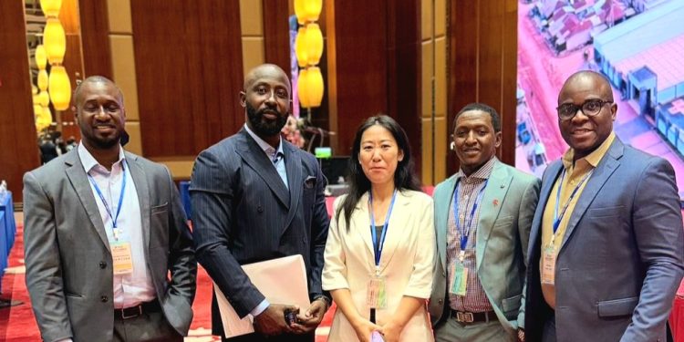 Sonny Doumbouya porte la voix de la Guinée et de KBM au 16th Aluminium Raw Materials Summit en Chine