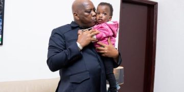 Diplomatie guinéenne : Le Dr Morissanda Kouyaté impose une vision humaine au service des intérêts de la Guinée