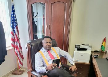 Cameroun : Dr David Makongo accepte le Prix « Homme de l’Année 2025 » et réaffirme son engagement pour le développement communautaire