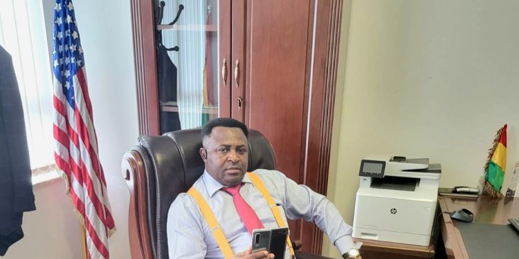 Cameroun : Dr David Makongo accepte le Prix « Homme de l’Année 2025 » et réaffirme son engagement pour le développement communautaire