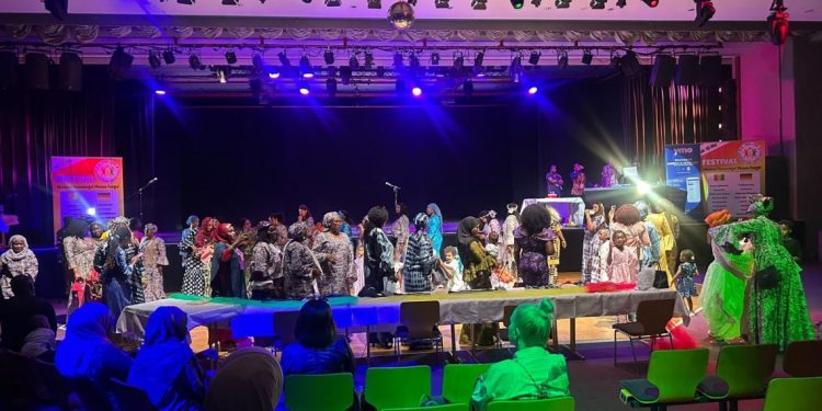 FESTIVAL NAFA NAMOUGNIMEN À BERLIN : MARIAME YALI BAH FAIT RAYONNER LES CULTURES GUINÉENNE ET ALLEMANDE